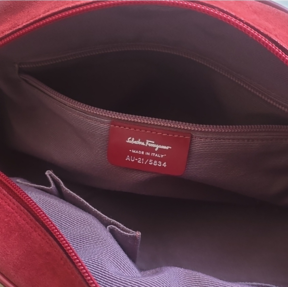 Salvatore Ferragamo Red Suede & Calf Leather Shoulder Bag with Structured Design - Picture 16 of 16